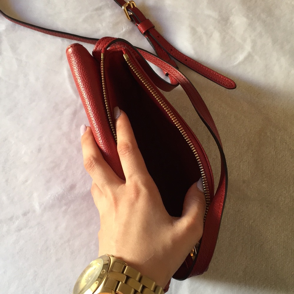 {Louis Vuitton} crossbody - Picture 4 of 11